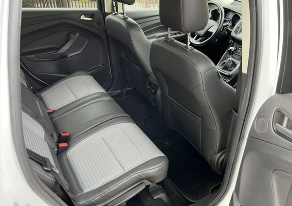 Ford Kuga cena 61700 przebieg: 198555, rok produkcji 2017 z Olsztynek małe 704